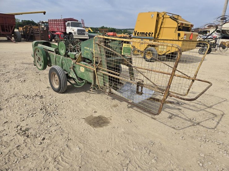 john-deere-24t-image-12