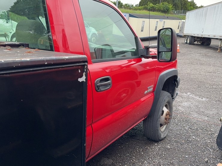 2005-chevrolet-3500-image-6