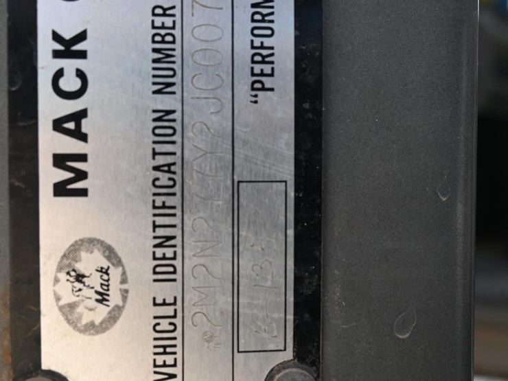 1988-mack-r690st-image-4