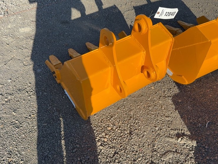 caterpillar-305-image-3