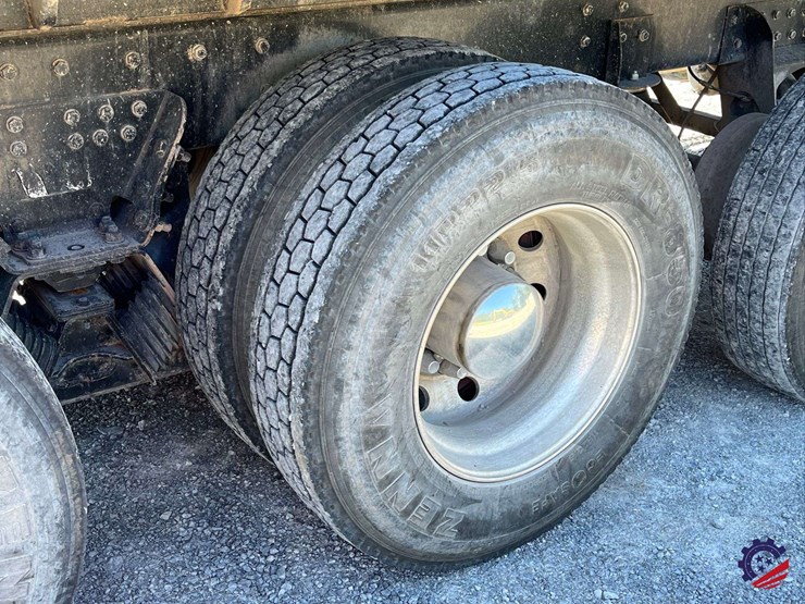 2017-kenworth-t680-image-12