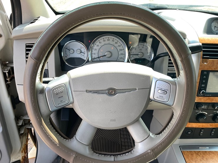 2009-chrysler-aspen-image-16