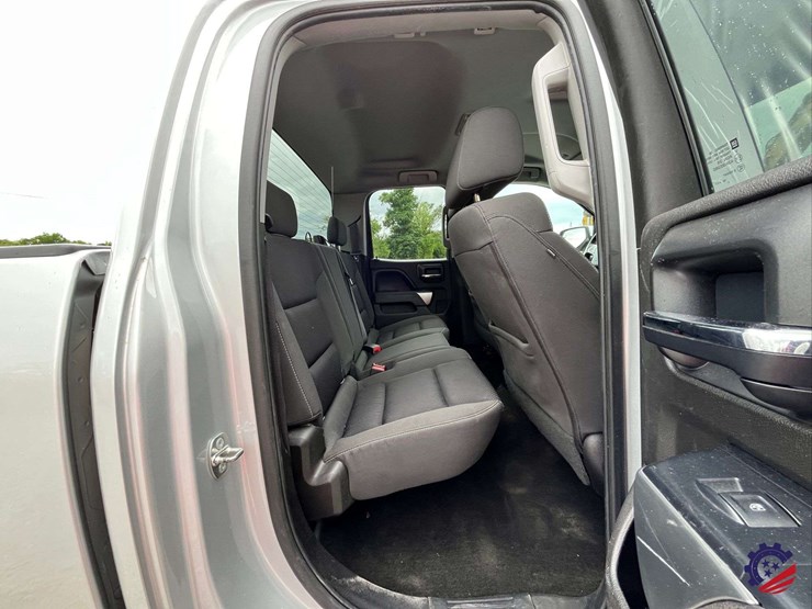 2017-chevrolet-silverado-lt-pickup-truck-image-58