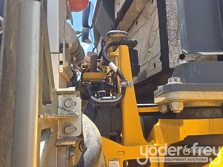 2023-deere-260e-image-34