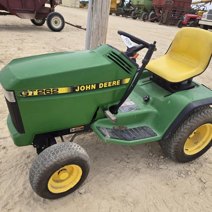 JOHN DEERE GT262