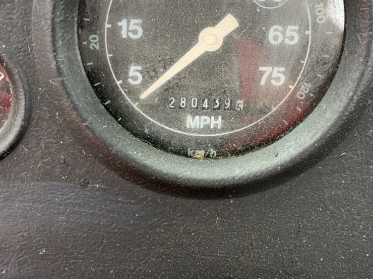1992-ford-f8000-image-17