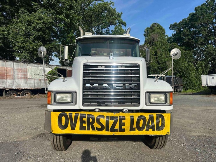 2001-mack-ch613-image-2