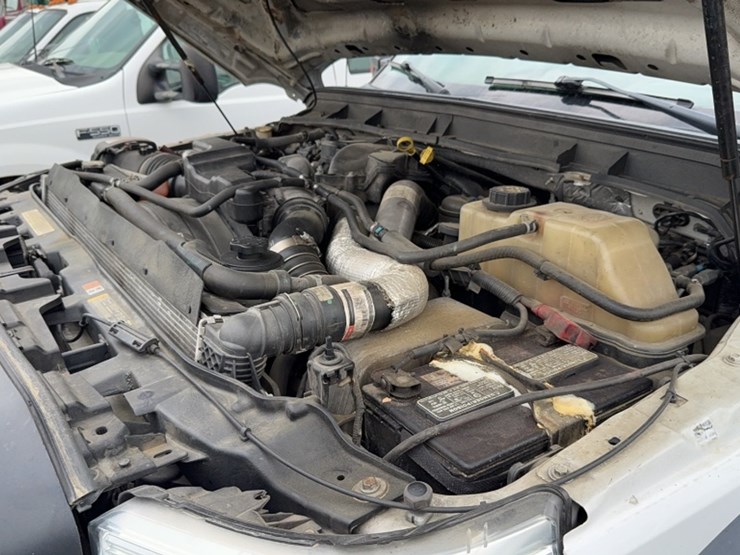 2015-ford-f550-image-25