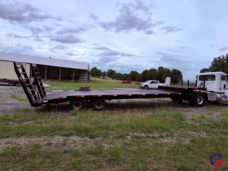 1995-cherokee-t/a-step-deck-equipment-trailer-image-9