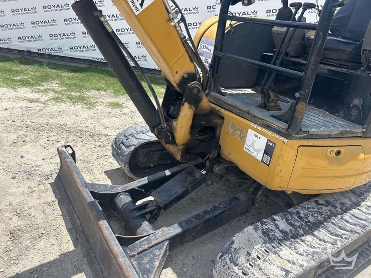 2026-sdlanch-me15-mini-excavator-image-24