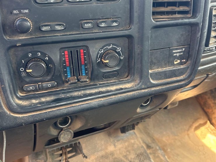 2006-chevrolet-2500-image-24