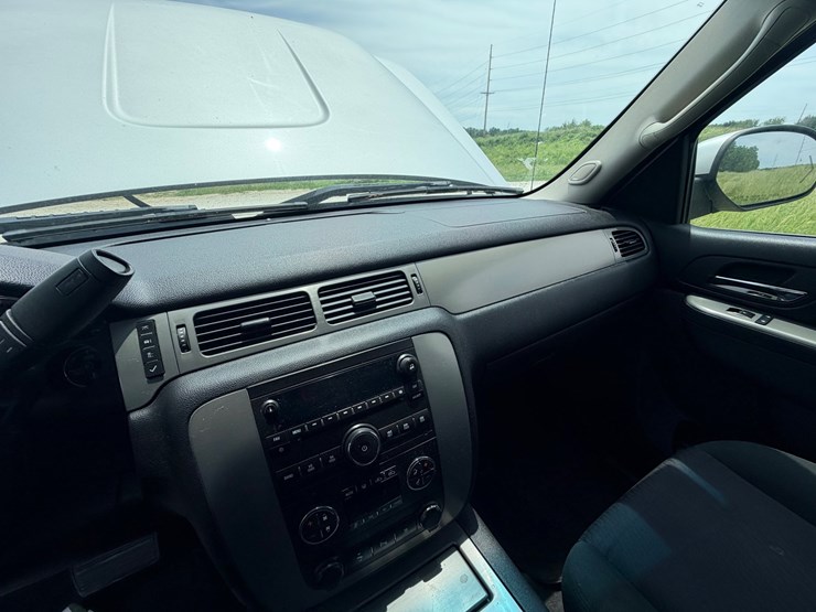 #24068-•-2011-gmc-sierra-pickup-truck-image-43