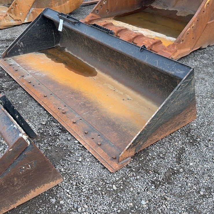 #2034 • CAT 84" SKID STEER SMOOTH BUCKET