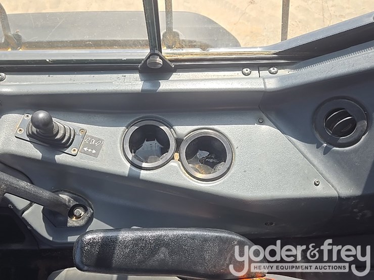 2023-deere-260e-image-51