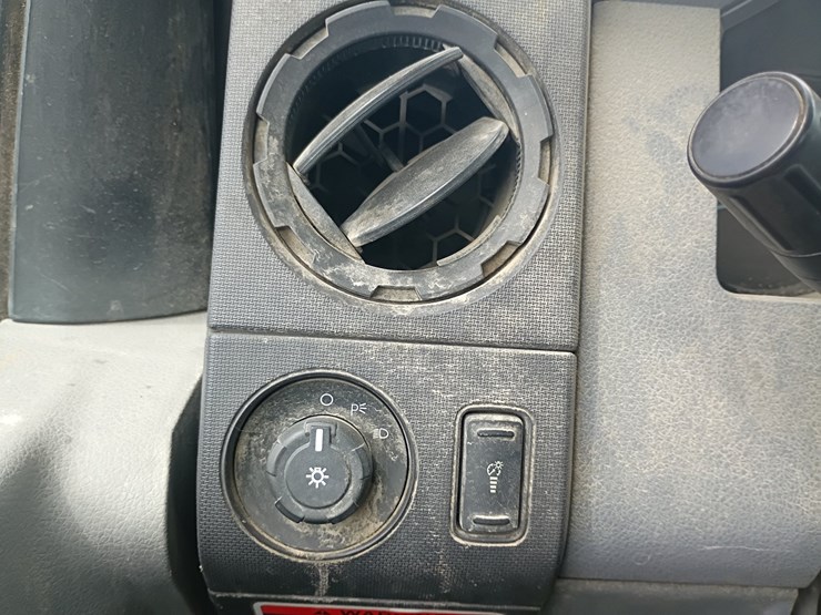 2011-ford-f550-image-50