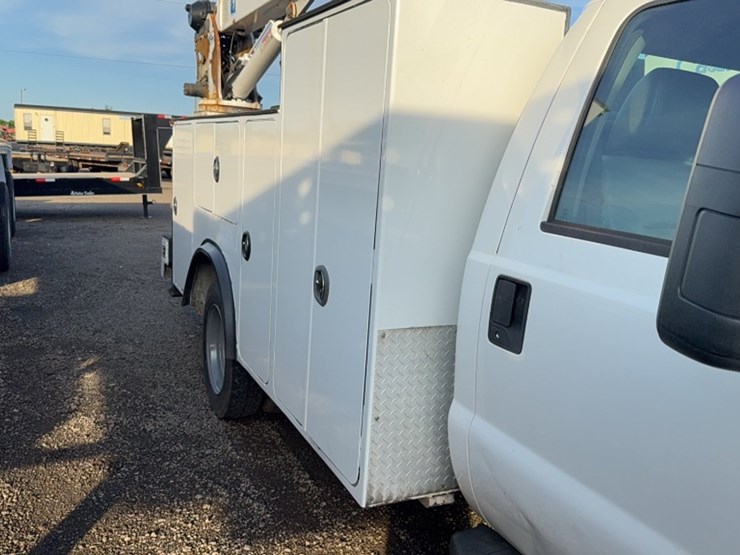 2014-ford-f550-image-7