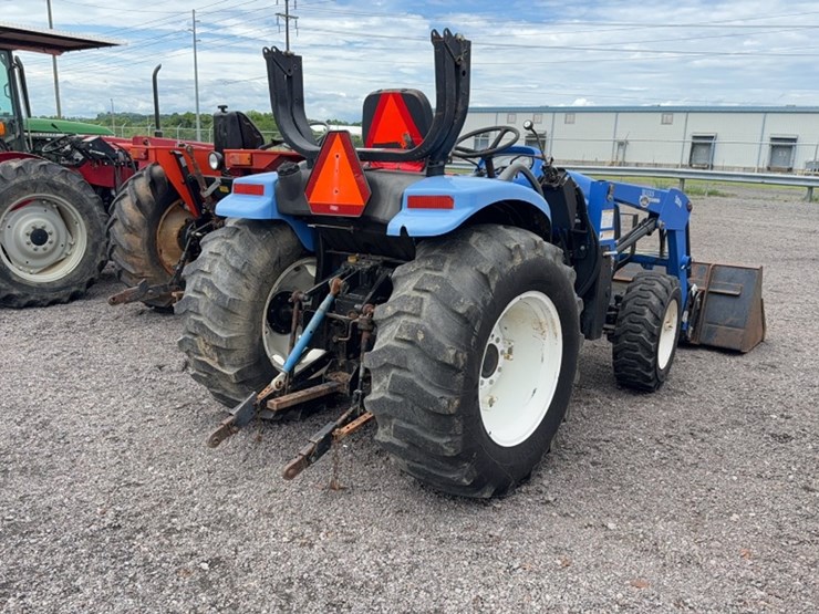 new-holland-tc35a-image-8