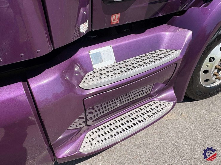 2020-peterbilt-579-image-60