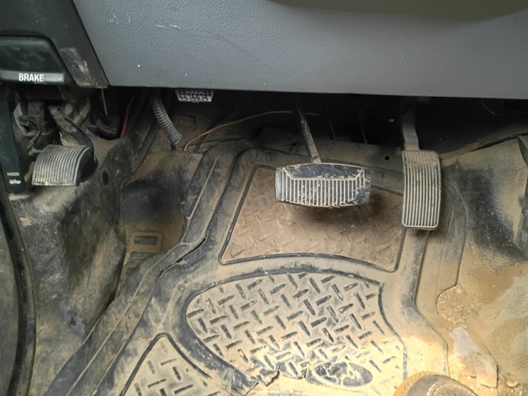 2011-ford-f550-image-51