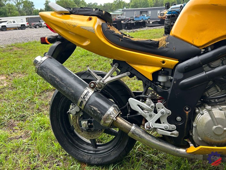 2008-hyosung-gt650-motorcycle-image-16