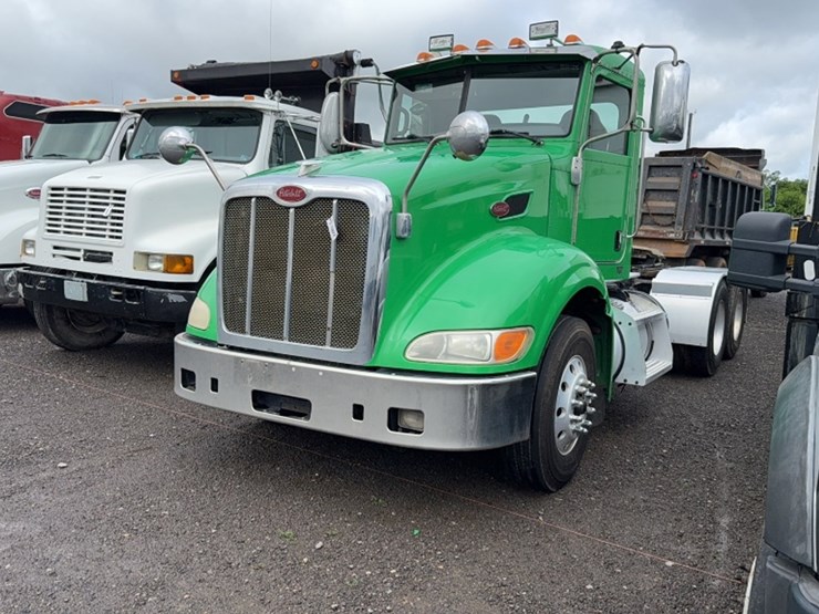 2014-peterbilt-386-image-1