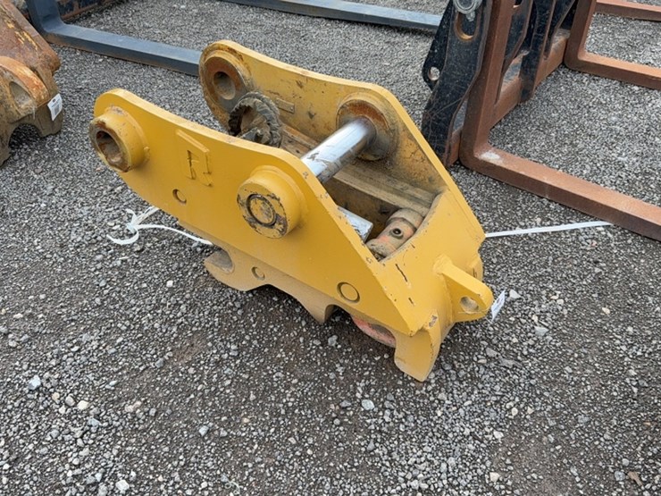 #2021-•-cat-excavator-hyd-quick-coupler-image-2