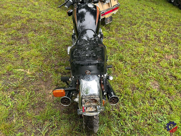 suzuki-gs1100gl-motorcycle-image-13