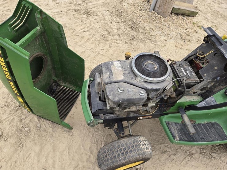 john-deere-gt262-image-10