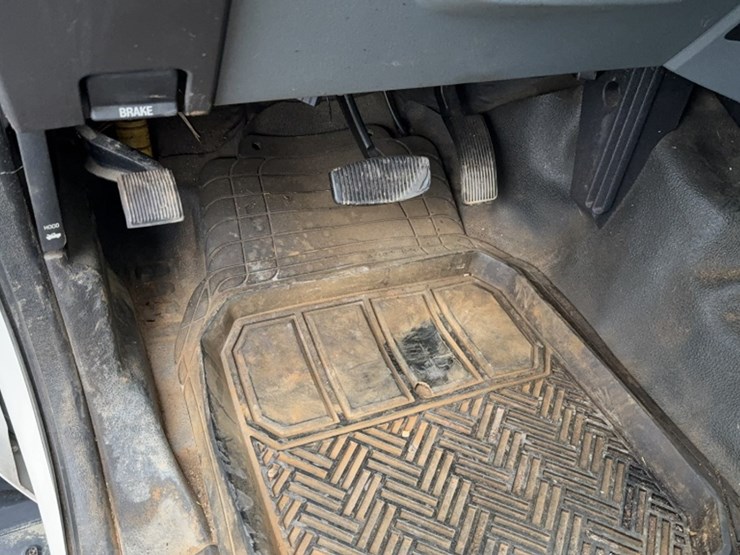 2015-ford-f550-image-23