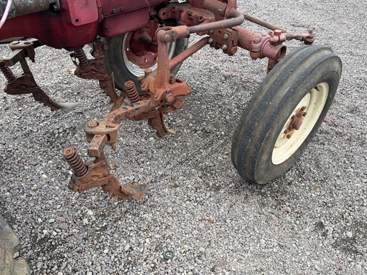 #3071-•-international-tractor-image-6