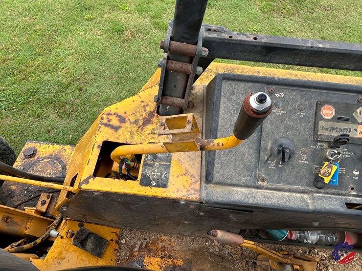 1989-john-deere-310-image-39