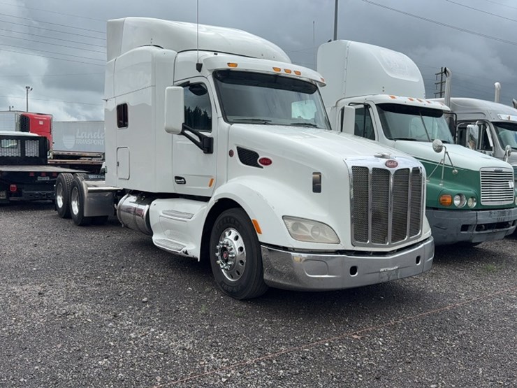 2015-peterbilt-579-image-3