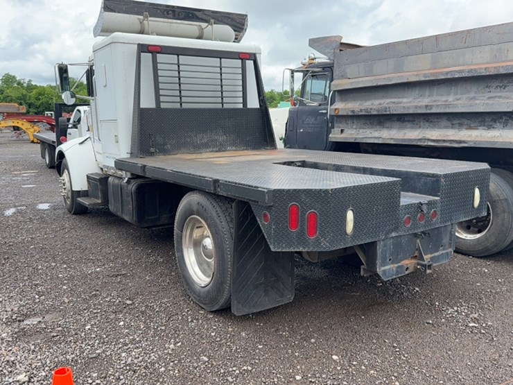 1995-peterbilt-330-image-10