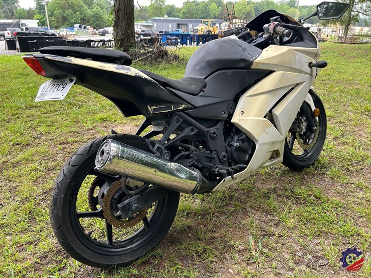 2008-kawasaki-ninja-250r-motorcycle-image-17