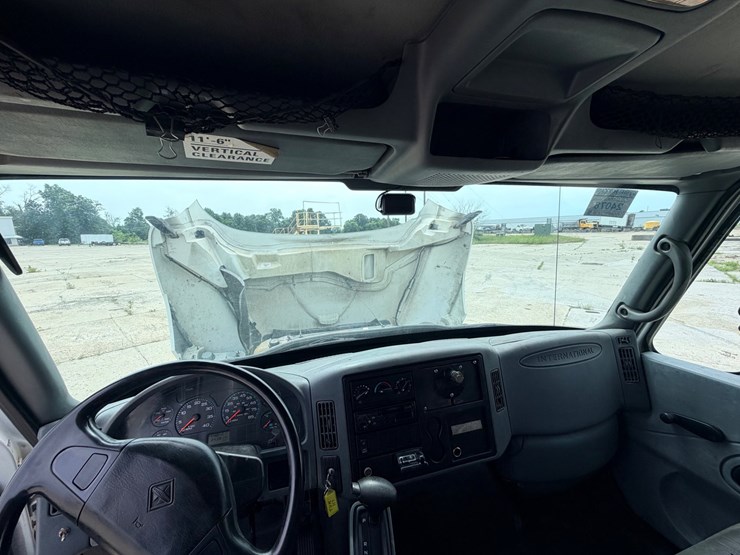 2005-international-durastar-4300-image-56
