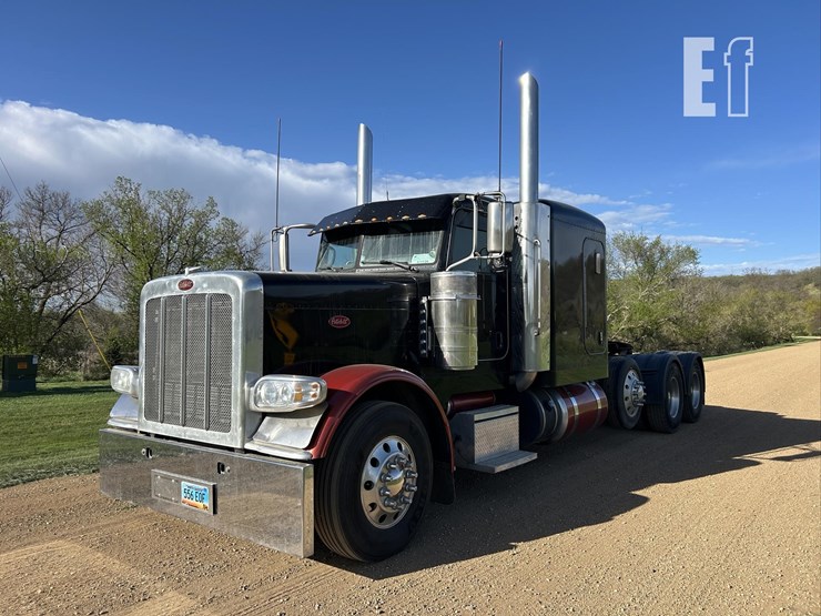 2017-peterbilt-389-image-1
