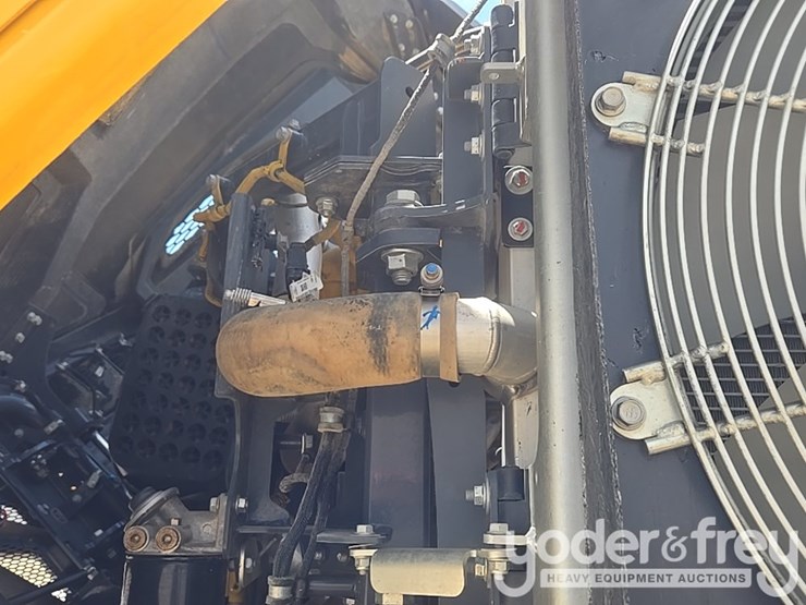 2023-deere-260e-image-33