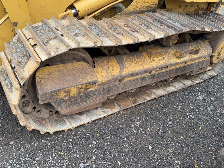 caterpillar-939c-image-12