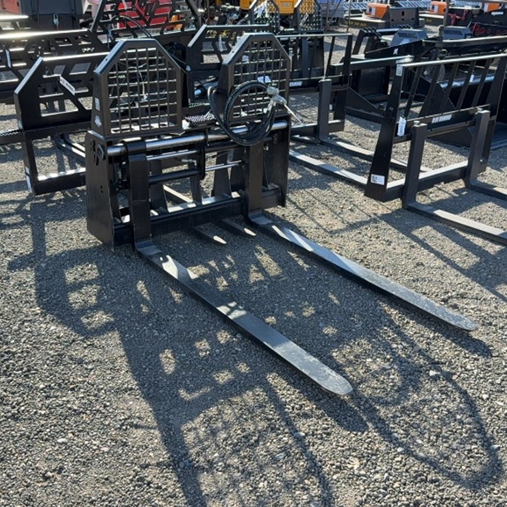 #2041 • BLUE DIAMOND 60" SKID STEER PALLET FORKS