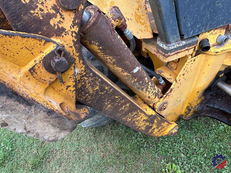 1989-john-deere-310-image-47