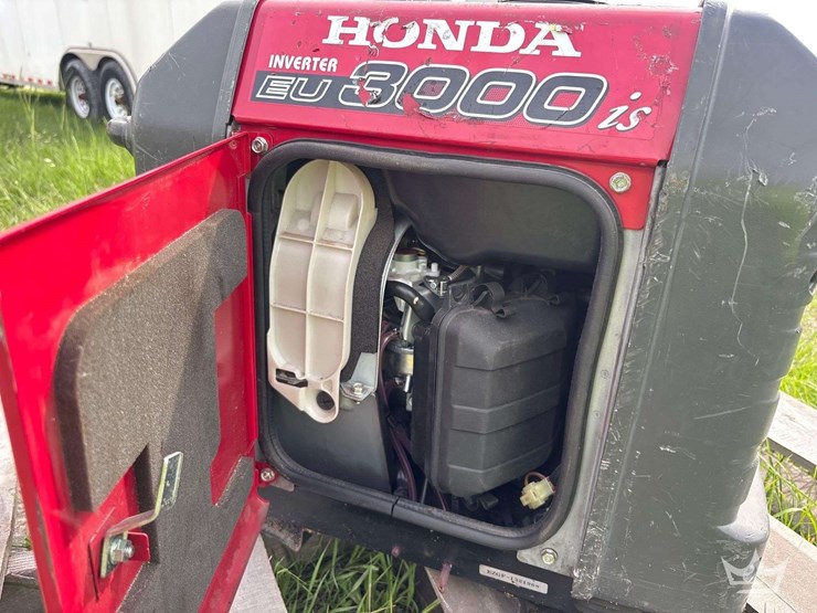 honda-eu3000is-image-5