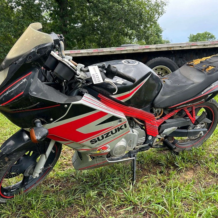 2005 SUZUKI GS500 FH MOTORCYCLE