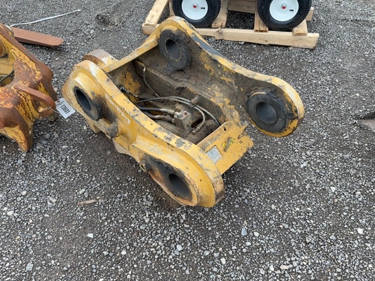 #2019-•-cat-excavator-hyd-quick-coupler-image-2