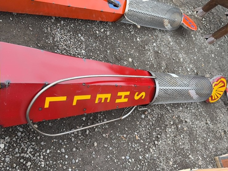 #6042-•-shell-gas-pump-yard-ornament-image-2