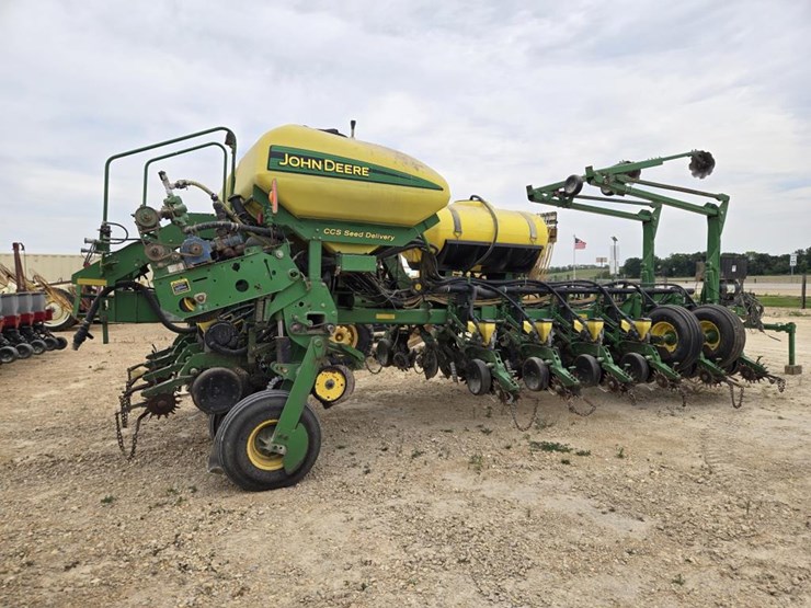 john-deere-1770nt-image-15