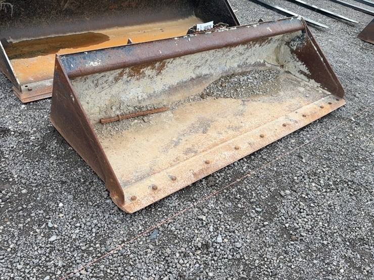 #2035-•-cat-78"-skid-steer-smooth-bucket-image-1