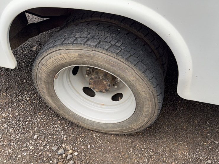 2015-ford-f550-image-5