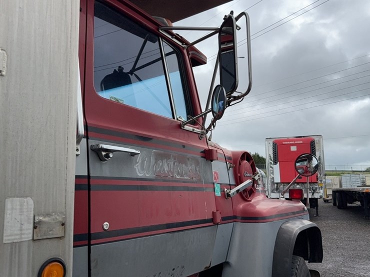 1988-ford-l9000-image-8