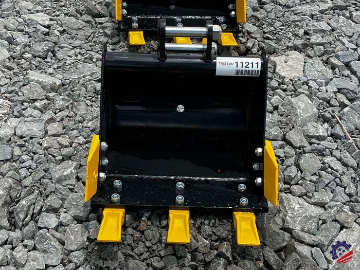 unused-2026-ce-16in-toothed-bucket-image-2
