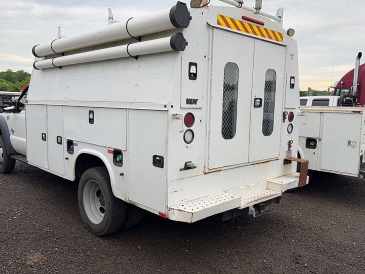 2015-ford-f550-image-12